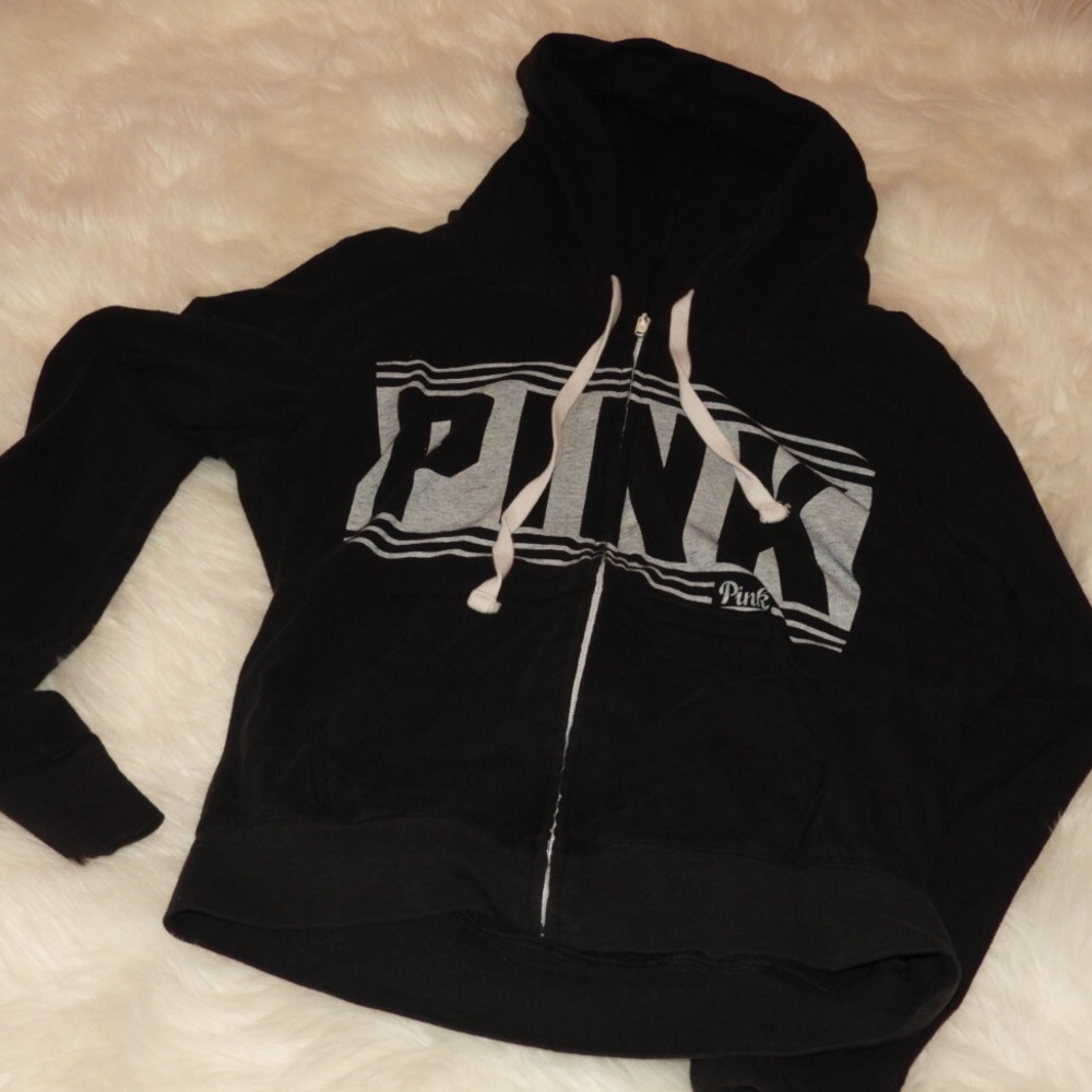 VS Pink, Black Sweatshirt